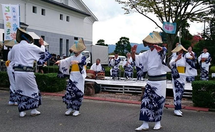 たんば田園交響ホール西側駐車場